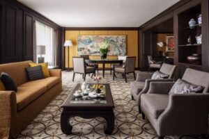 Anantara_Siam_Bangkok_Hotel_Guest_Room_Royal_Suite_Living_Room-1024x683
