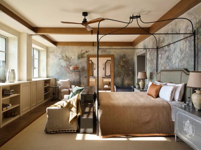 Collegio-alla-Querce-Auberge-Resorts-Collection_Grand-Suite_Residenzia-La-Quercia-3-1024x768