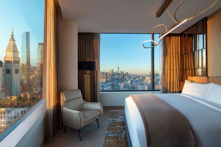 Madison-Club-Suite-Bedroom-Photo-Credit_-The-Ritz-Carlton-New-York-NoMad